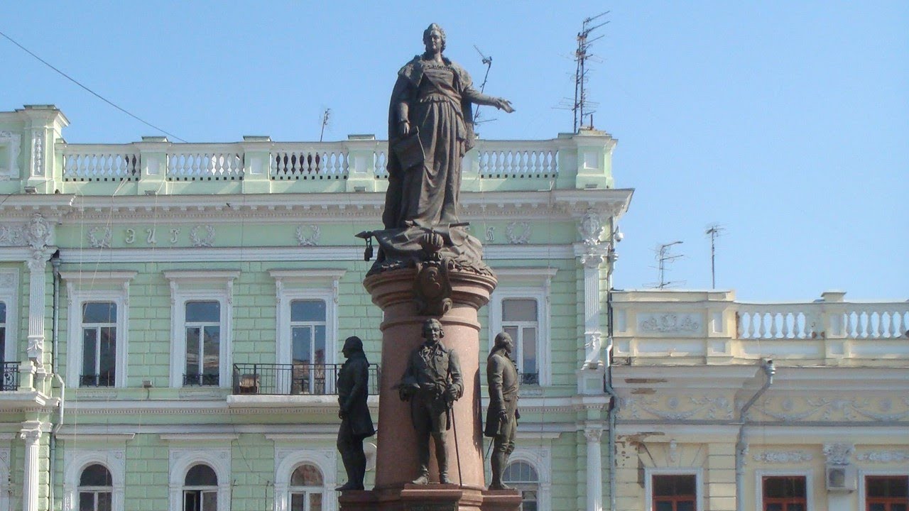 Памятник екатерине 2 в москве фото