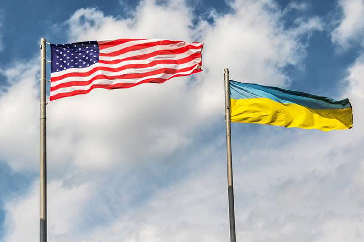 Америка выделила. Флаг Соединенных Штатов Украины. США Украина. Флаг Украины и США. Флагшток Украины и Америки.