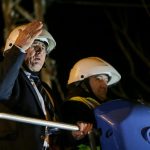 Румыния Николае Робу перерезает провода