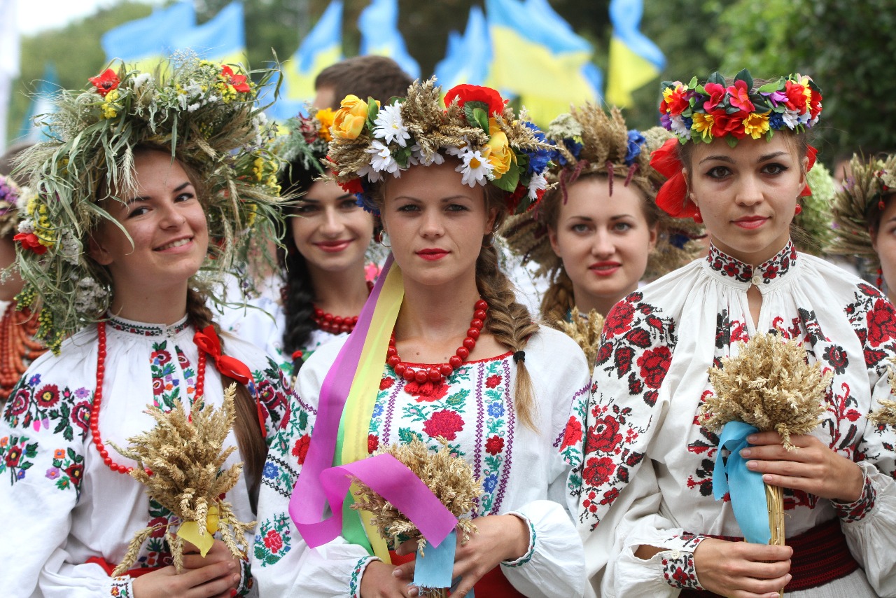 Праздники украины. Украинцы. Украинский народ. Украинцы в вышиванках. Жители Западной Украины.