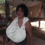 14981986-7157699-Lam_Phrai_Si_Nuan_46_suffers_from_excruciating_neck_shoulder_and-m-9_1560943087045