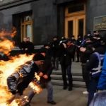 самоподжег