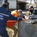 колодец упал мужчина
