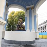 фонтан самсон 3